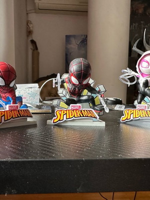Spider Man collection figures like new