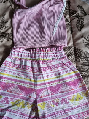 Evita set of shorts and top 5 years like new pink