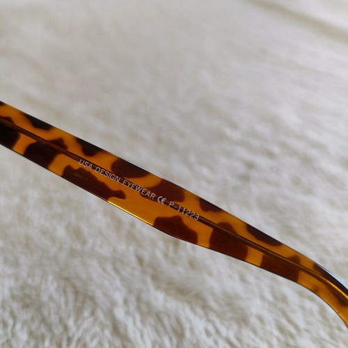 Vintage sunglasses like new with tiger frame and yellow lenses