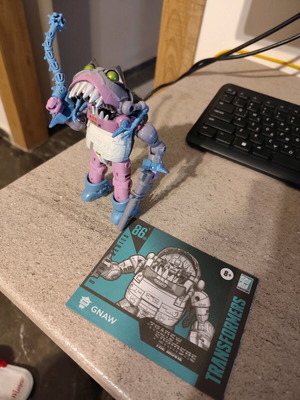 Gnaw Transformers Studio Series 8606 σαν καινούργιο με βιβλιαράκι οδηγιών
