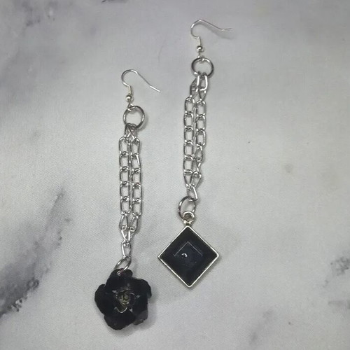Handmade earrings black and silver new