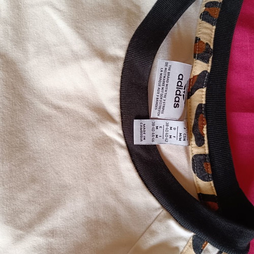 Adidas women's t-shirt like new, size M