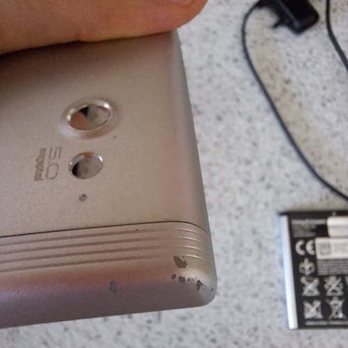 Sony Ericsson Cedar J108i used mobile phone with charger