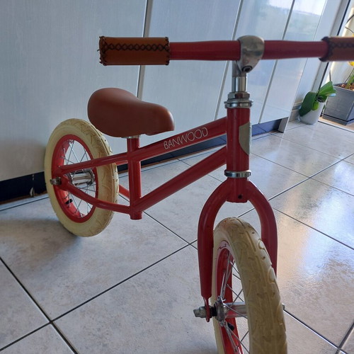 Banwood balance bike 12" like new, red steel frame