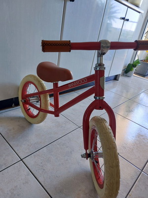 Banwood balance bike 12" like new, red steel frame