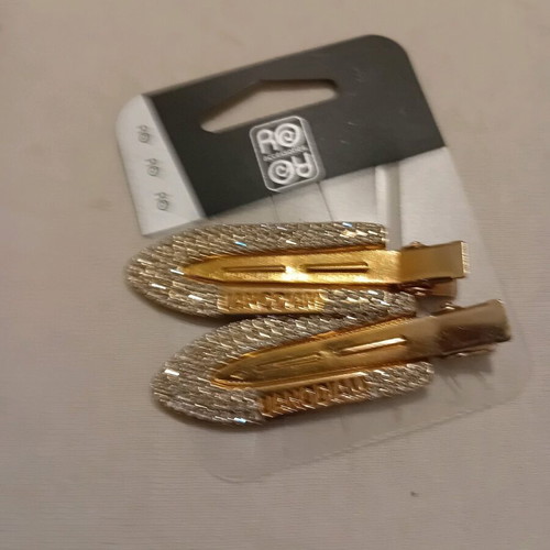 Hair clip new with rhinestones gold