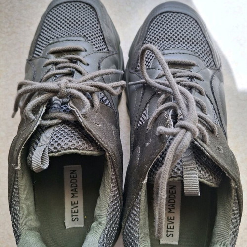Steve Madden women's khaki sneakers used, size 39