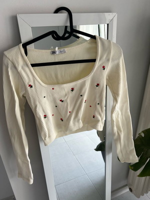 Crop top μπλουζάκι Zara λευκό, αφόρετο, μακρύ μανίκι, ριπ ύφασμα