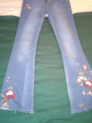 Jean flare Zara used, floral embroidery, size 38
