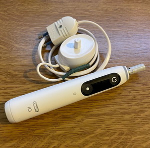 Oral-B Io Series 6 Ηλεκτρική Οδοντόβουρτσα