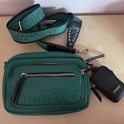Desigual green crossbody bag like new with detachable wallet