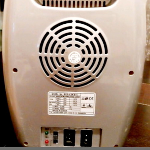 Lucky Strike Mini Fridge collectible like new with cooling and heating