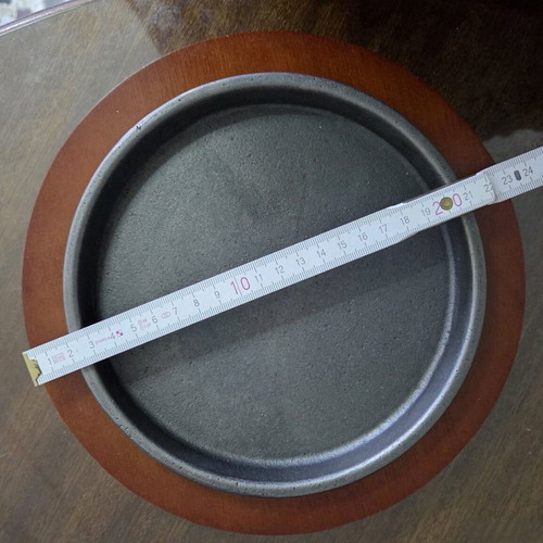 Cast iron serving plate