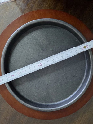 Cast iron serving plate