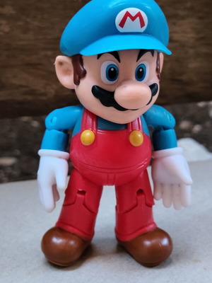 Ice Mario action figure used, Jakks Pacific, Super Mario