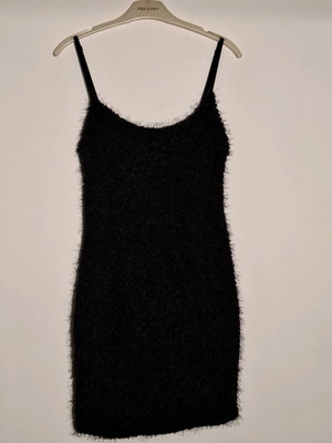 Black fuzzy dress like new with adjustable straps, size S