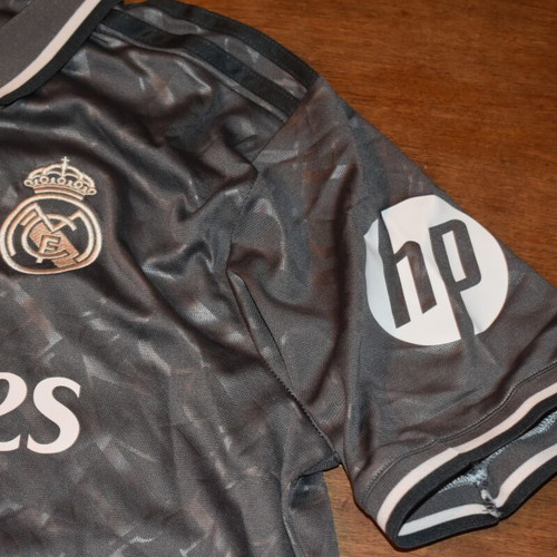 Real Madrid No 8 Valverde Jersey like new official replica