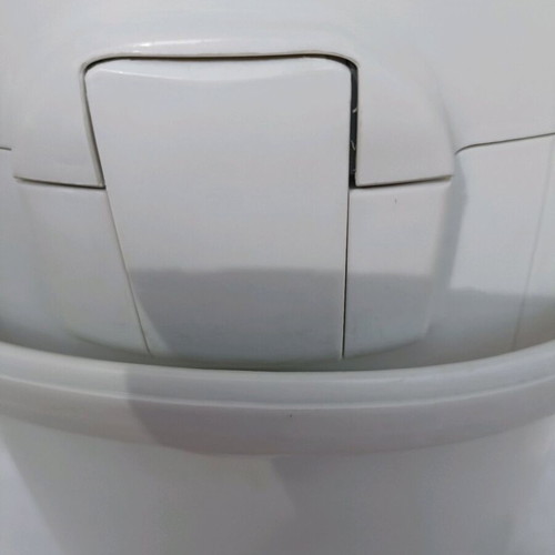 Izzy bread maker new, white