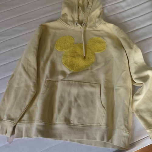 H&M sweatshirt used, yellow, size M with small stain