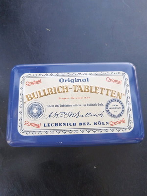 Vintage metal box of German pharmaceutical company like new