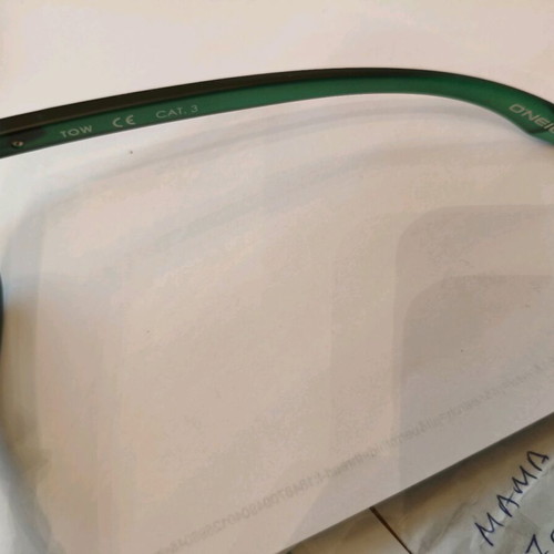 O'NEILL sunglasses like new with grey and green mirror lenses