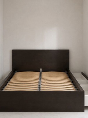 IKEA MALM double bed like new with storage, 180x200 cm