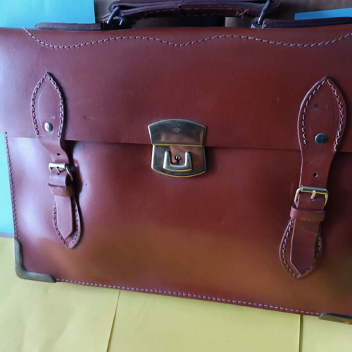 Handmade leather bag vintage 50s, like new, brown with matching case