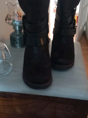Leather boots with fur size 38 in excellent condition
