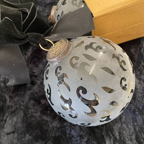 Decorative glass sandblasted balls new, pack of 8