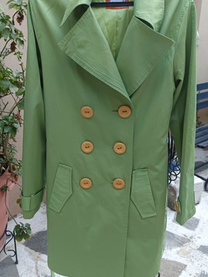 Trench coat lined size S like new, light green, 55% cotton