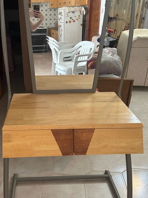 Boudoir with mirror and drawers like new