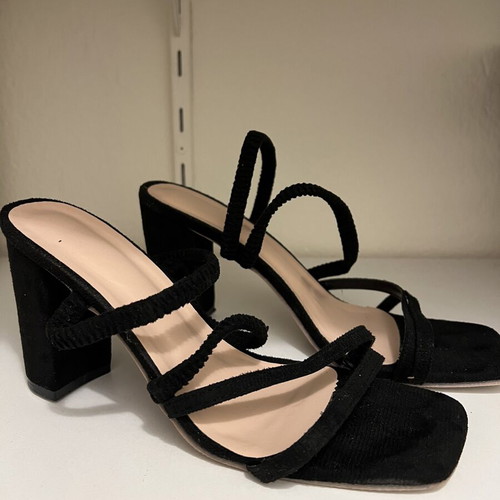 Pumps like new, black, slipper style with thick heel