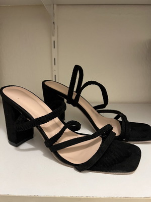 Pumps like new, black, slipper style with thick heel