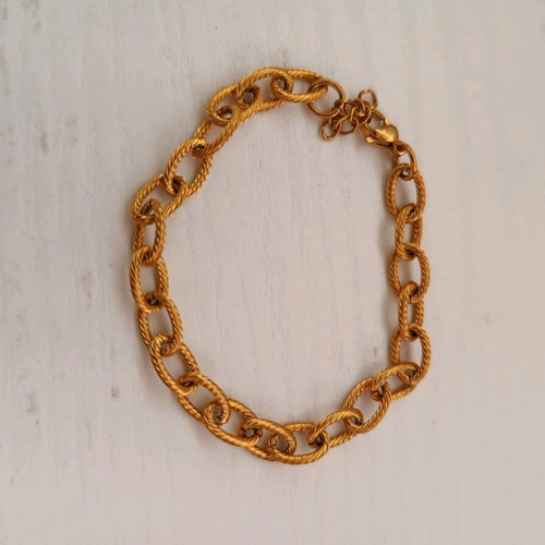 Bracelet new gold color that does not tarnish