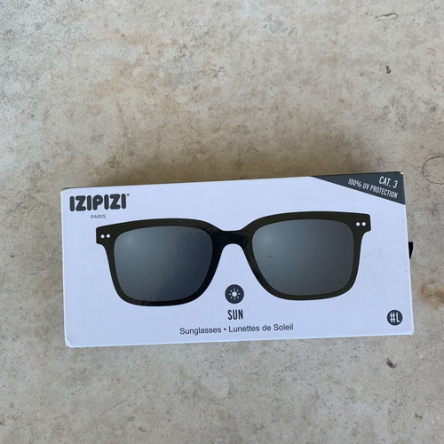 Izipizi sunglasses used, black, lightweight and stylish