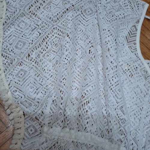 Honey White Kaftan Size 2 like new with Jacquard Mesh Pattern