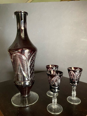 Vintage red glass liquor set like new