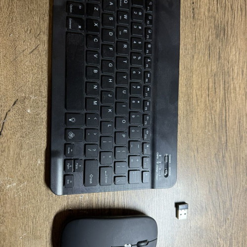Wireless keyboard and mouse set, rechargeable