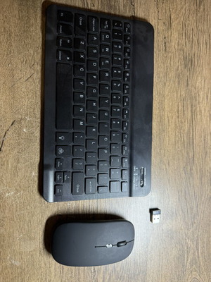 Wireless keyboard and mouse set, rechargeable