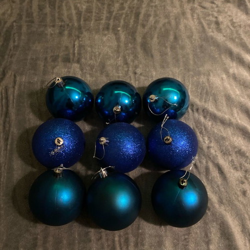 Blue Christmas balls like new, pack of 9, medium size