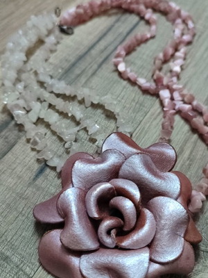 Floral necklace used with rose quartz and leather flower