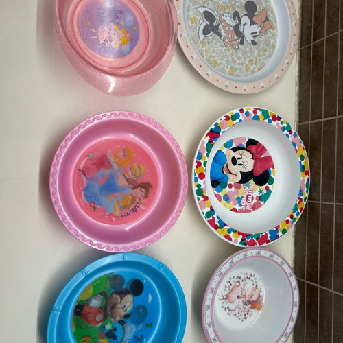 Minnie Mouse and princess children’s plates like new, pack of 6