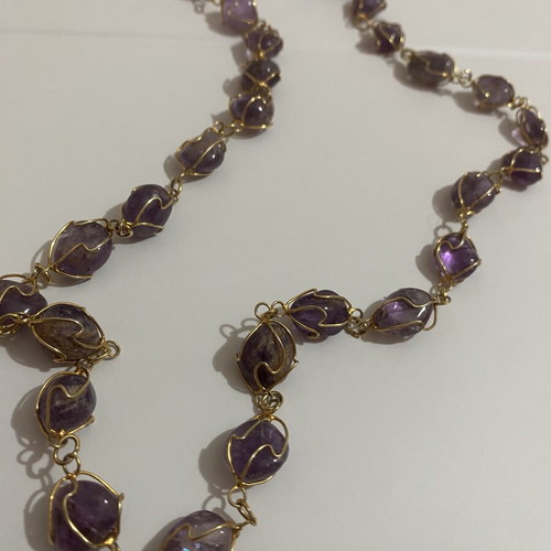 Amethyst bead necklace like new, purple and gold