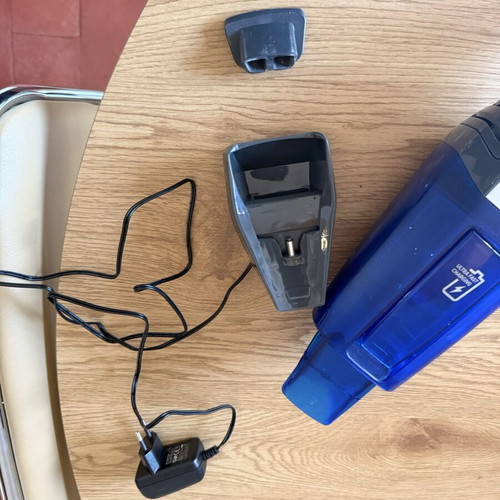 Hoover HJ72WDLB 011 Jive handheld vacuum like new