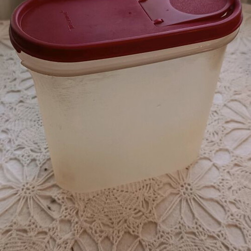 Tupperware food storage set used containers