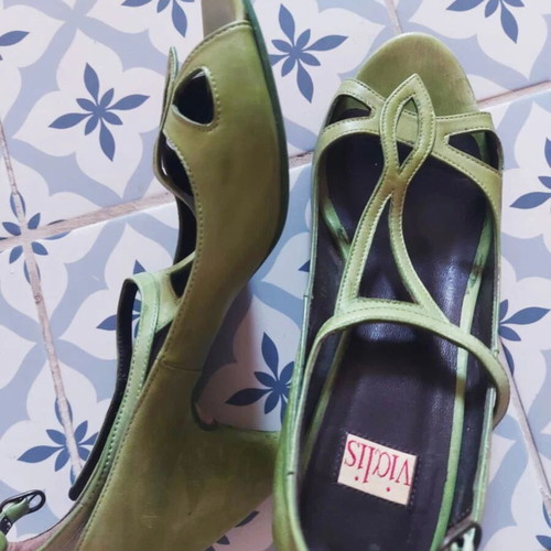 Vialis green leather sandals handmade Spain like new, size 38