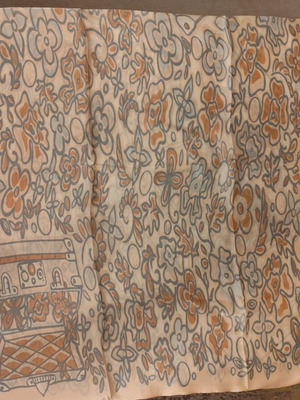 Silk scarf 100% new with floral print and treasure box motif 90x180cm