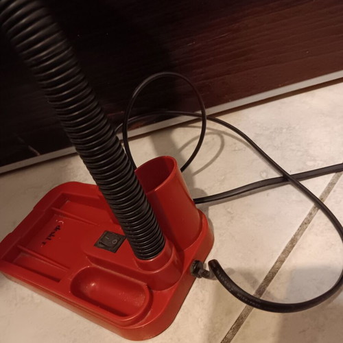 Desk lamp used in good condition
