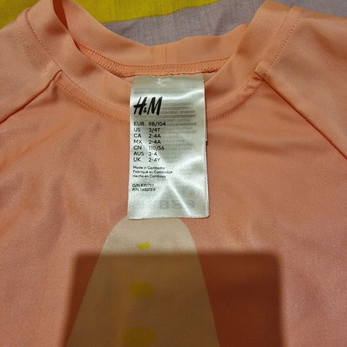 HNM kids swimwear set with UPF50 protection, like new, size 3-4 years