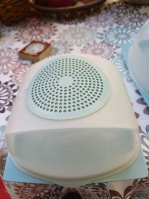 Small Tupperware cheese container like new